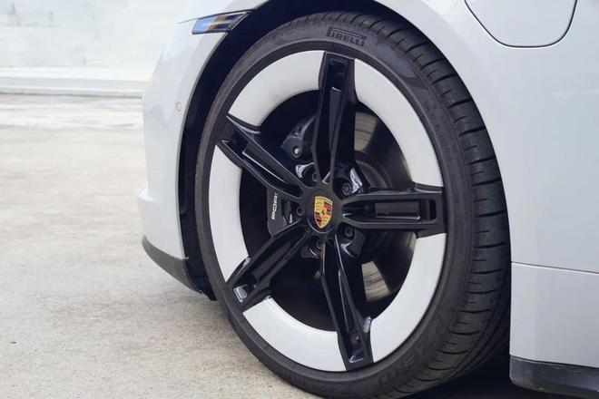 需多言保时捷Taycan 4新葡京娱乐城【路试】强者无(图8) 需多言保时捷Taycan 4新葡京娱乐城【路试】强者无(图8)