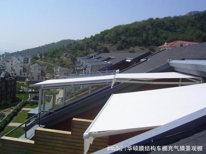 蝶形天幕张拉膜的搭建新葡京娱乐场app